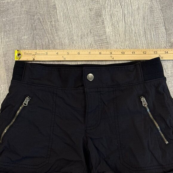 Athleta Black Trekkie North Shortie‎ Shorts Size 2 Excellent Condition! - Picture 4 of 5